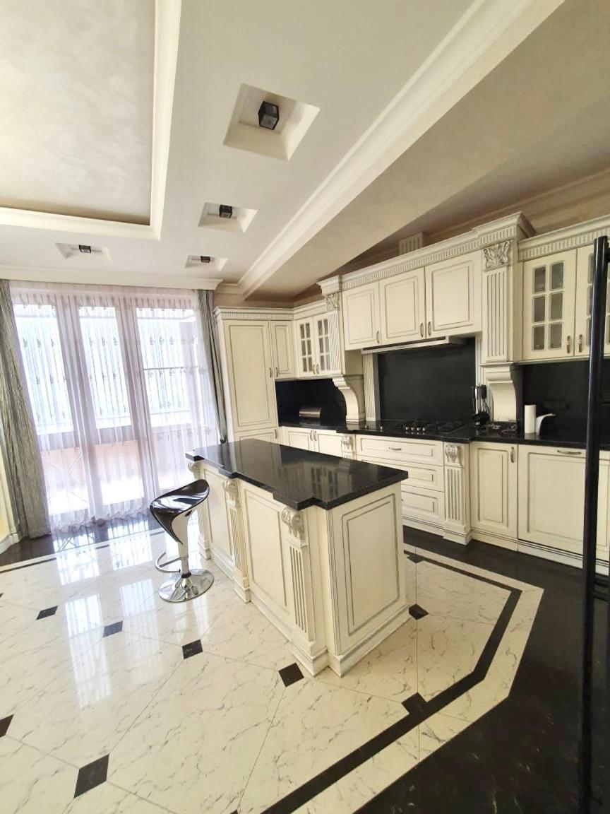 Роскошная Двухуровневая Квартира Luxurious Duplex Apartment Γιερεβάν Εξωτερικό φωτογραφία